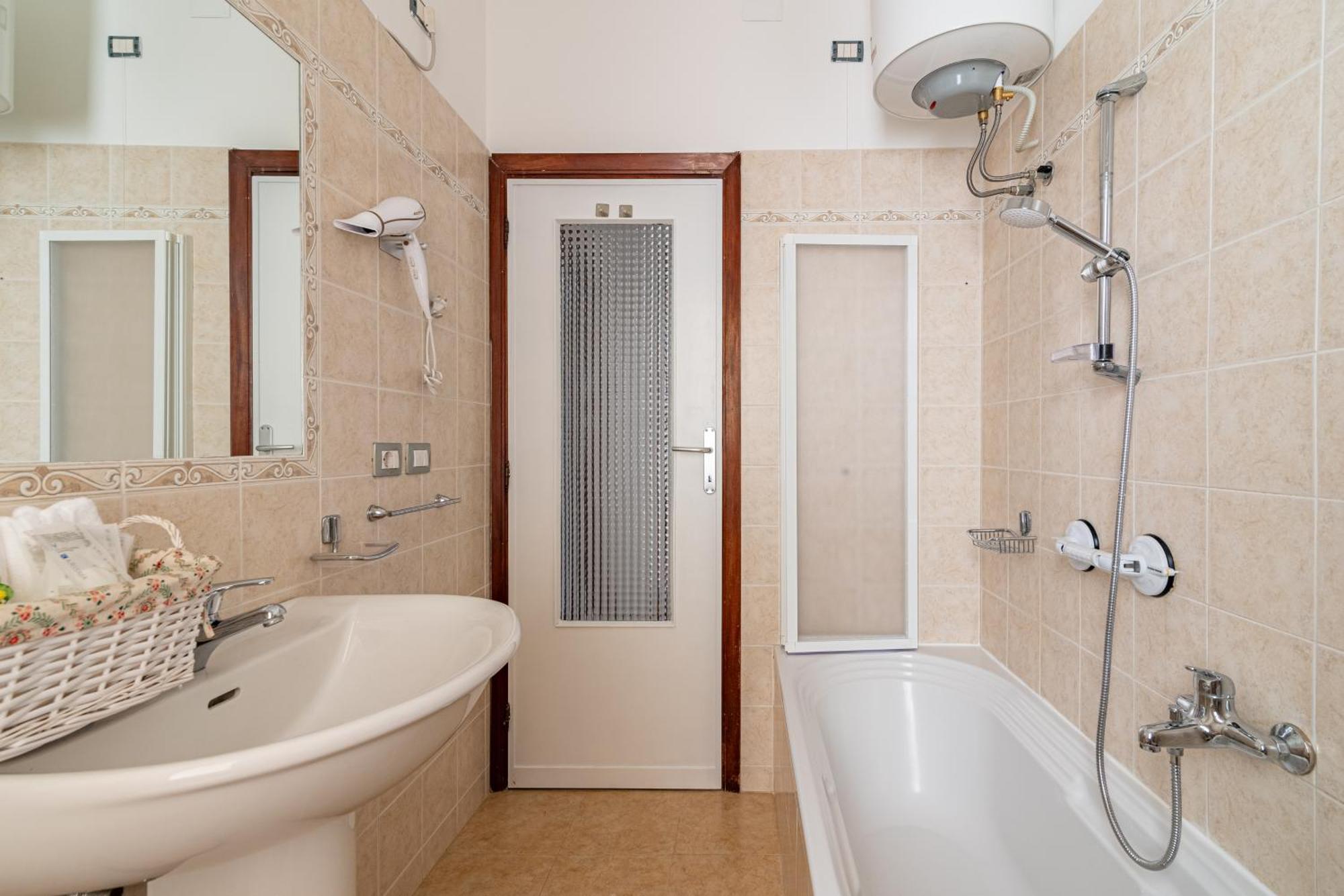 Venerdi House Apartment Alghero Bagian luar foto